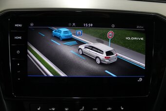 Volkswagen Passat Variant 2.0 TDI Elegance DSG - 16