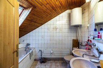 BEDES | rodinný dom 182m2, pozemok 802m2, 2x balkón, terasa - 16