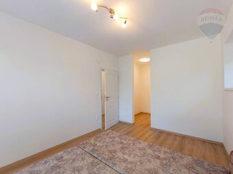 PRENÁJOM: Priestranný 3-izbový bungalov s parkovaním vo dvor - 16