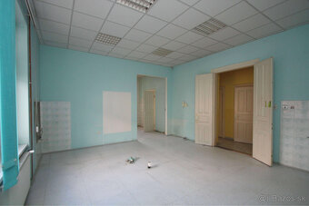 Prenájom priestorov  na 1. poschodí Dom Módy na Nám. gen. M. - 16