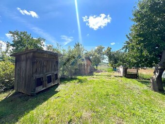 PREDAJ dom s garážou a pozem. v Oslany - 16