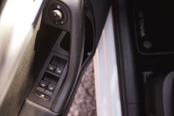 Škoda Octavia 2.0 TSI Ambition DSG - 16