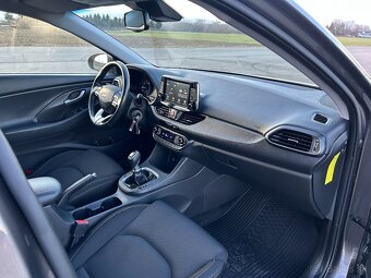 Hyundai i30 CW 1.4i Comfort Extra 66tis.km 2019 - 16