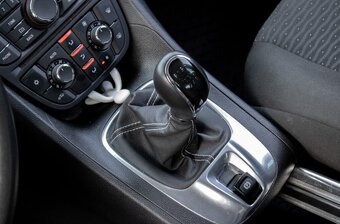 Opel Meriva 1.4 turbo Drive MT/6 - 16