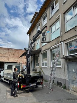 Auto s Hydraulickou rukou - 16