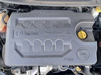 Lancia Delta 1,9 Twin Turbo Multi jet 230PS 508Nm - 16