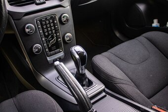 Volvo V40 D2 2.0L 120k 2015 - 16