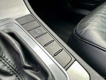 Volkswagen Passat sedan B7 Highline 2.0TDI DSG 4motion - 16