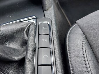 Škoda Superb Combi 1.6 TDI CR DPF Ambition - 16