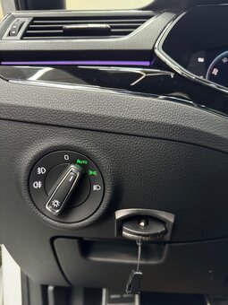 Škoda Superb 2.0 TDI 147kw L&K 4x4 DSG,29tis km,1Majiteľ - 16