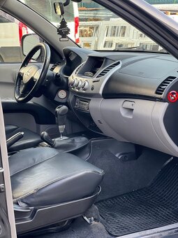 Mitsubishi L200 - 16