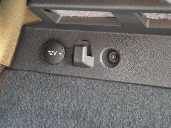 Ford C-MAX 1.0 EcoBoost - auto pre rodinu - 16