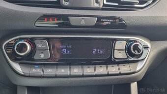 Hyundai i30 CW 1,5 TGDI Family, 117kw, AT/7 - 16