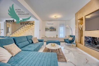 Na predaj luxusná vila s bazénom, výhľadom na more , komplet - 16