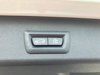 BMW 540i xDrive - 16