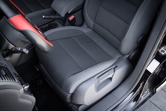 Volkswagen Touran 2.0 TDI 103kw 7 MIEST /AJ NA SPLÁTKY/ - 16