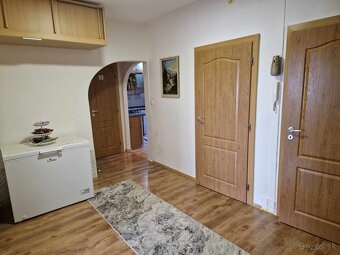 Na predaj 4 izbový byt kompletná rekonštrukcia Handlová - 16