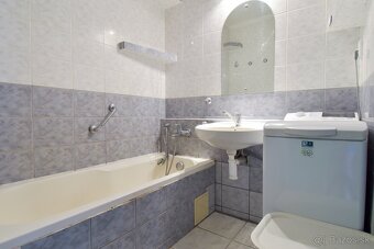 BEDES | 3 izbový byt, 72m2, 2p/7p, loggia, Okružná, Handlová - 16
