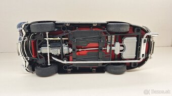 1:18 MERCEDES-BENZ 300SL - 16