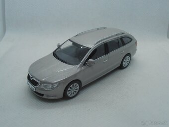 Škoda Superb II   "Kaleidoskop" 1/43 - 16