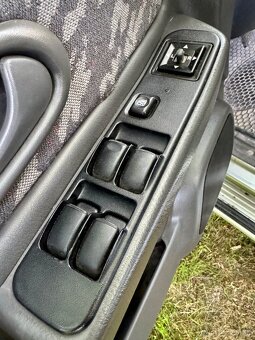 Mitsubishi L200 - 16