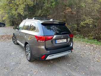 Mitsubishi Outlander - 16