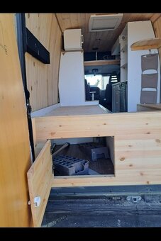 Obytná dodávka Iveco Daily 2.8 HDI - 16