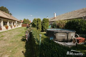 Tradičný rodinný dom s veľkým pozemkom a ovocnou záhradou - 16