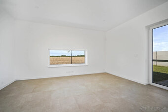 Na predaj novopostavený 4-izbový RD v obci Topoľnica. - 16