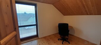 NA PREDAJ KOMFORTNÝ 4 IZBOVÝ RODINNÝ DOM S GARÁŽOU OŽĎANY - 16