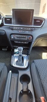 KIA Cee’d Sporty Wagon 1.6 CRDi 136k First Edition A/T - 16