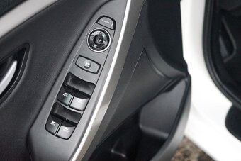 11- Hyundai, i30, 2014, benzín, 1.6i, 99kw - 16