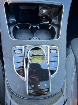 Mercedes-Benz E400d T 4matic AMG 3/2019 - 16