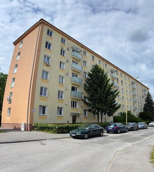SEVER - ČÁRSKEHO TEHLOVÝ 2 IZBOVÝ KOMPLETNÁ REKONŠTRUKCIA 54 - 16