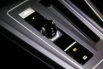 Volkswagen Golf 8 Variant 2.0 TDI DSG automat - 16