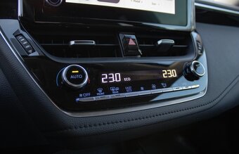 Toyota Corolla Sedan 1.8 Hybrid e-CVT - 16