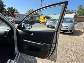 Hyundai i30 1.6CRDi 66kw - 16