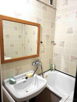 Pôvodný stav: 3 iz., Mládežnícka ul., B.Bystrica,159 000,-€ - 16