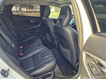 Volvo V40 D4 - 16