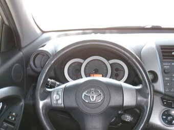 TOYOTA RAV4 2.2 D 4x4 - 16