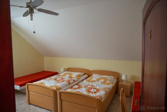 Penzión s tenisovým kurtom, squashovou halou a saunou - 16
