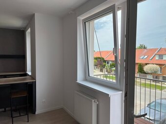 Na prenájom veľký svetlý 2i byt Trnava-Zavar + parking - 16