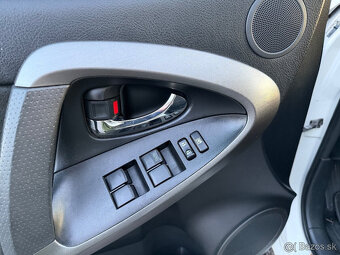 Toyota RAV4 SUV/Off-road 110kw Manuál - 16