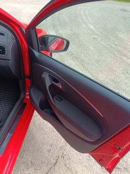 Predám VW polo 6R 2012 1.4 63kw - 16