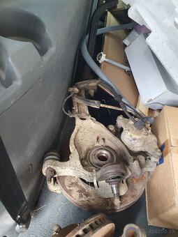 Rozpredám Jeep Cherokee KJ - 16