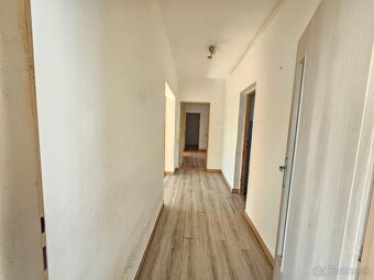 Veľkorysý RD aj pre dve generácie v obci Hrušovany - 16