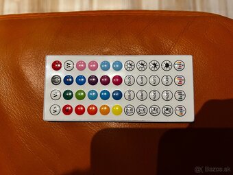 Stôl z motora Mercedes-Benz V6 - 16