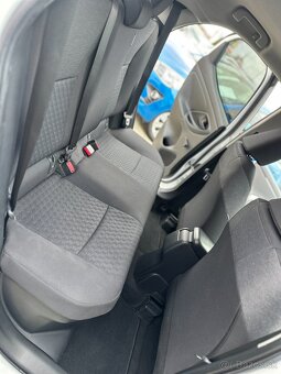 Toyota Yaris Hybrid 1.5 VVT-i Style 30 tisic km - 16