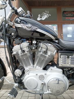 Harley Davidson  Sportster XL 883 Custom  EU verze 100 LET - 16
