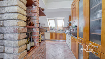 Pôsobivý staromestský byt s veľkou terasou s krásnym výhľado - 16